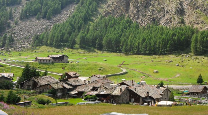 Valnontey, un borgo di montagna